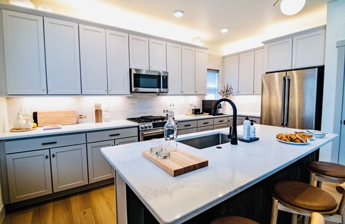 Monument House | At Flow - Imagine a life with NOT A HOTEL