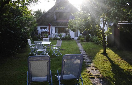 Schwabstedt House | At home between the seas - artist couple rents out their summer house.
