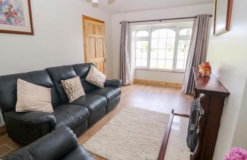 Newcastle West House | At Home in Oak Park