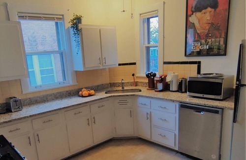 Oak Park Apartment | At Home in Oak Park