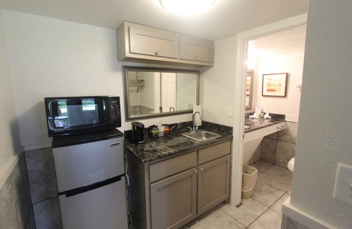 Brent Hotel | At Home Inn & Suites