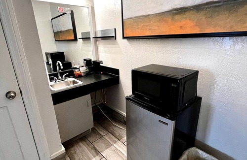 Brent Hotel | At Home Inn & Suites