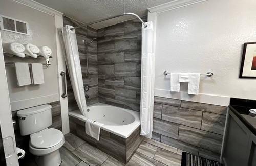 Brent Hotel | At Home Inn & Suites