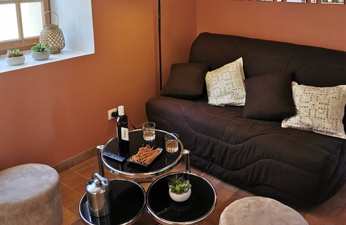 Blars House | At Joséphine's lodgings