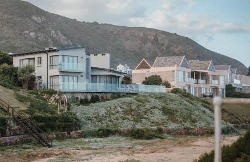 Glentana House | At Last Glentana Beach Manor
