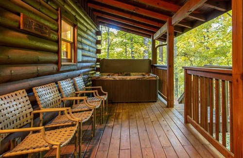 Gatlinburg - Pigeon Forge House | At Last Shagbark Cabin With Hot Tub Arcade Games And More