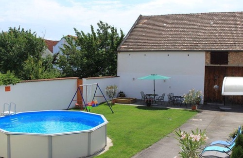 Eisenstadt Apartment | Double room with shower, WC - Filbert guest room