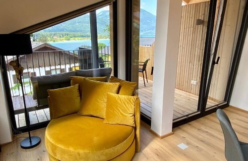 Ried Apartment | Deluxe One-Bedroom Apartment with Lake View