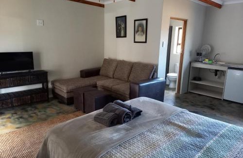 Hartbeespoort Hotel | At Skywalkers