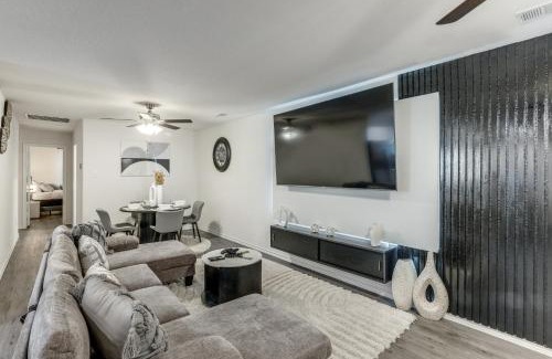 Grand Prairie House | AT&T stadium, TX Live! Six Flags, and Globe Life