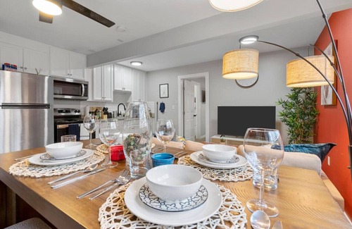 Central Arlington Apartment | AT&T Walkable, Joy-Filled & Comfy! 1BD Unit