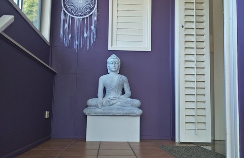 Eagle Heights Apartment | At the Centre of Gallery Walk, Tamborine Mountain
