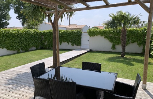 Bourcefranc-le-Chapus Villa | At the foot of the Ile d'Oléron bridge quiet villa not overlooked private parking