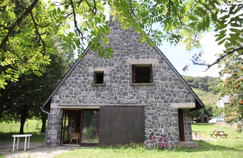 Le Claux House | At the foot of Puy Mary, chain of volcanoes, character house, approx. very calm