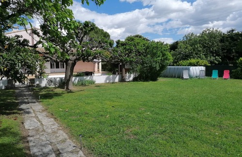 Jonquieres-Saint-Vincent House | At the gateway to the Camargues