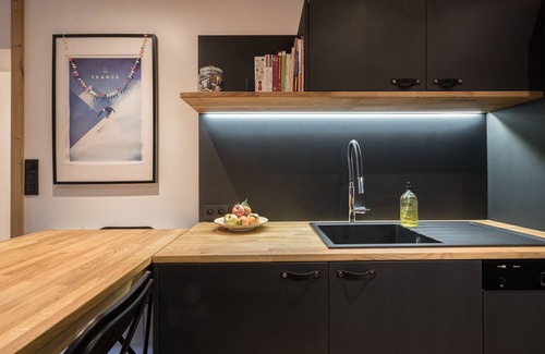 Les Contamines-Montjoie Apartment | At the foot of the cable car, beautiful apartment 5/6 people, refurbished, 2 bedrooms