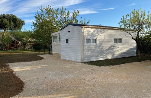 Saint-Sylvestre-sur-Lot House | At the gateway to the Perigord and Lot regions, mobile home in a rural setting