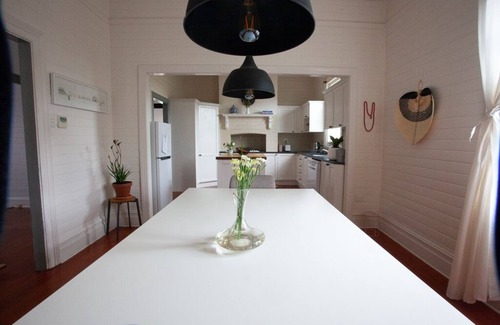 Nowra House | At the heart of Shoalheaven - 15 Min to Berry & Beach