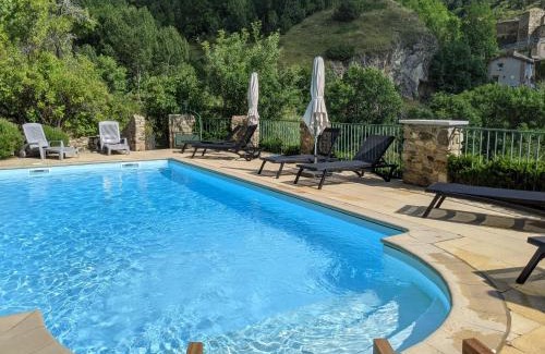 Llo House | Atalaya - Maître de Cabestany - Gîte avec piscine pour 8 personnes - 3 chambres en suite