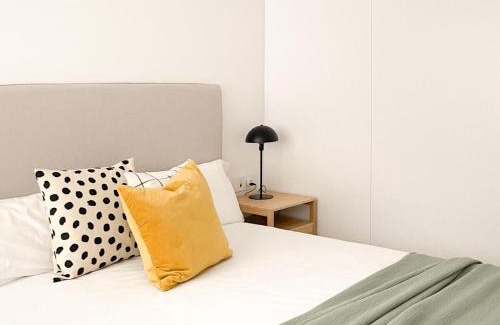Segundo Ensanche Apartment | Atalaya sobre la Medialuna by Clabao