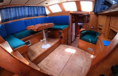 Les Anses-d'Arlets Boat Rental | ATAO Plongee