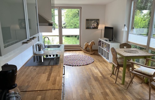 Seeshaupt Apartment | Atelier Seeshaupt Bright, Airy Studio Apartment on Lake Starnberg
