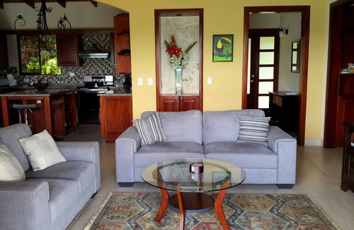 Escobal House | Atenas Birdlovers paradise - Amazing Mountain-Valley Views - Bedrooms with AC