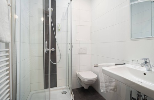Lampertheim Hotel | Ates Hotel Lampertheim by Aurum