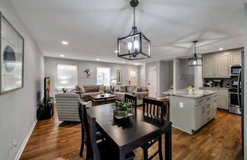 Marietta House | ATH 4Br Clean Pet Friendly w/Fence (444)