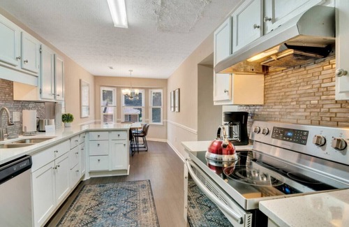 Smyrna House | ATH - Sleeps 4 - 2 Beds - Pet friendly - CC2