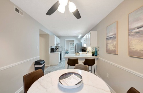 Smyrna House | ATH - Sleeps 4 - 2 Beds - Pet friendly - CC1