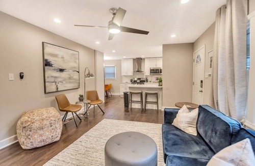 Smyrna House | ATH - Sleeps 6-3 Beds - Fenced/Pet friendly - Pat Mell