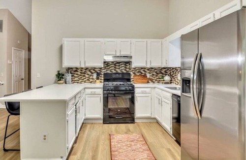 Kennesaw House | ATH Winsburg Drive · Sleeps8-3BR-Pet Friendly - Fenced