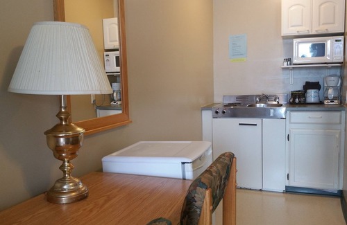 Athabasca Hotel | Athabasca Lodge Motel