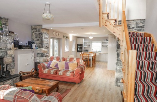 Fenagh Cottage | ATHEIRI COTTAGE, family friendly in Ballinamore, County Leitrim