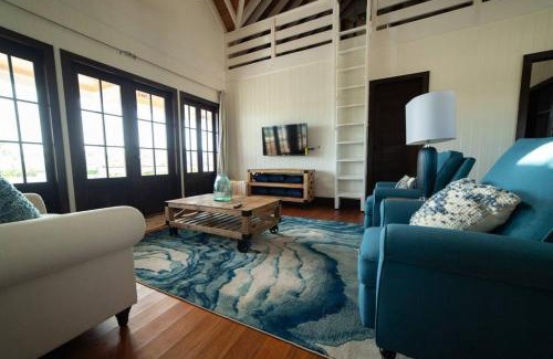 San Pedro House | Athena's Mahogany House and The PoolClub at Mahogany Bay!