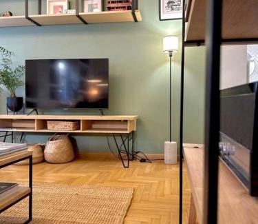 Palaio Faliro Apartment | Athenian Coastal Urban Living