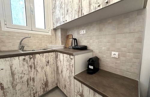 Ampelokipoi Apartment | Athenian Cosy Getaway