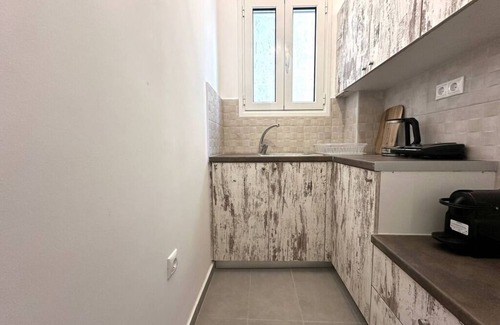 Ampelokipoi Apartment | Athenian Cosy Getaway
