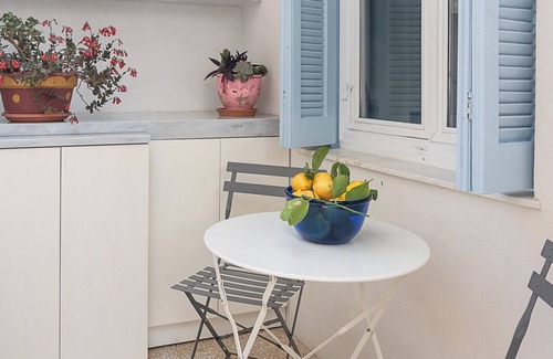 Kolokinthou Condo | Athenian Cypress House