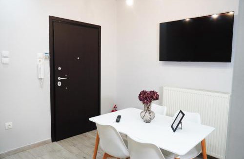 Petralona Apartment | Athenian Petralona Suite near Athens City centre