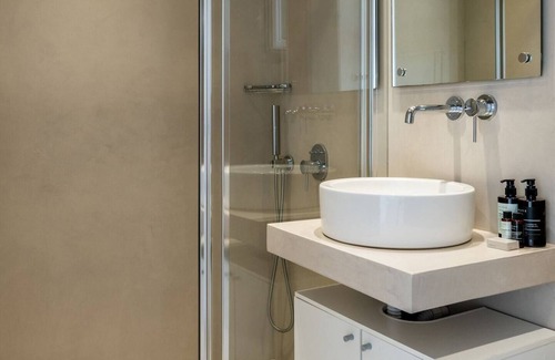 Vouliagmeni Apartment | Athens Riviera Bay View Suite By The Olon