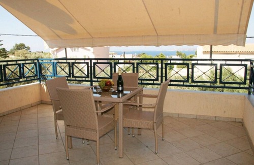 Nea Smirni Apartment | Athens Riviera Beach|7 mins WALK Beach|Sea View|Parking| "Best of Both Worlds"