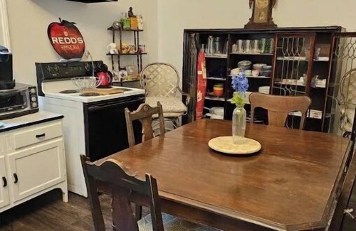 Athens House | Athensmusic Gem 1 mile from Town