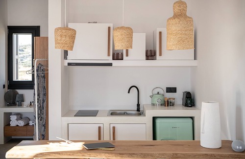 Adamas Apartment | Athina Milos Suites