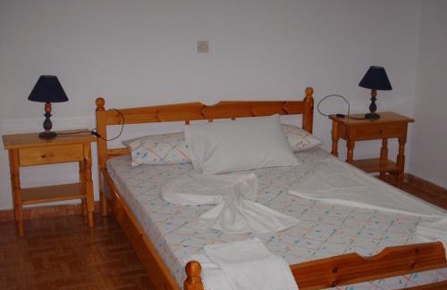 Karlovassi Apartment | Athina Studios