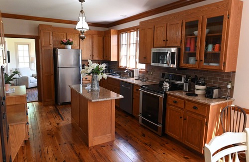 Clifford House | Athlone Farm: Spacious, Gorgeous Grounds, Historic Outbuildings, Summer Deals!