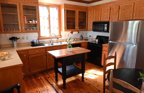 Clifford House | Athlone Farm: Spacious, Gorgeous Grounds, Historic Outbuildings, Summer Deals!