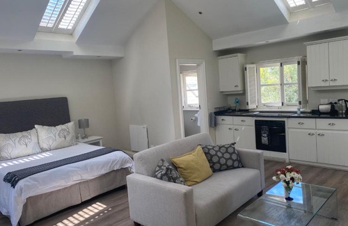 Greater Johannesburg Metropolitan Area Apartment | Atholanda