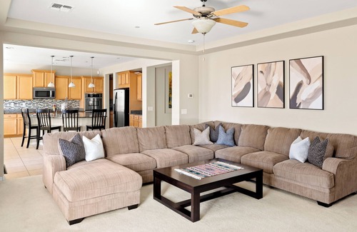 Palm Valley House | AtHome+1 | Massive 6 BR | Monthly